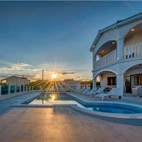 4 Bedroom Villa with Pool and Sea Views near Sevid, Sleeps 8